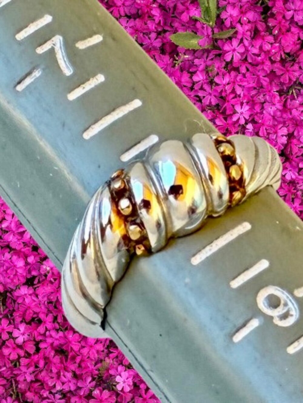 Silver Tone Ring with Brass Balls Accnt Size 8